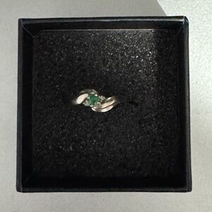 Elegant Stamped 10k Diamond and Emerald Women's Ring size 5.25/6 💯 real.